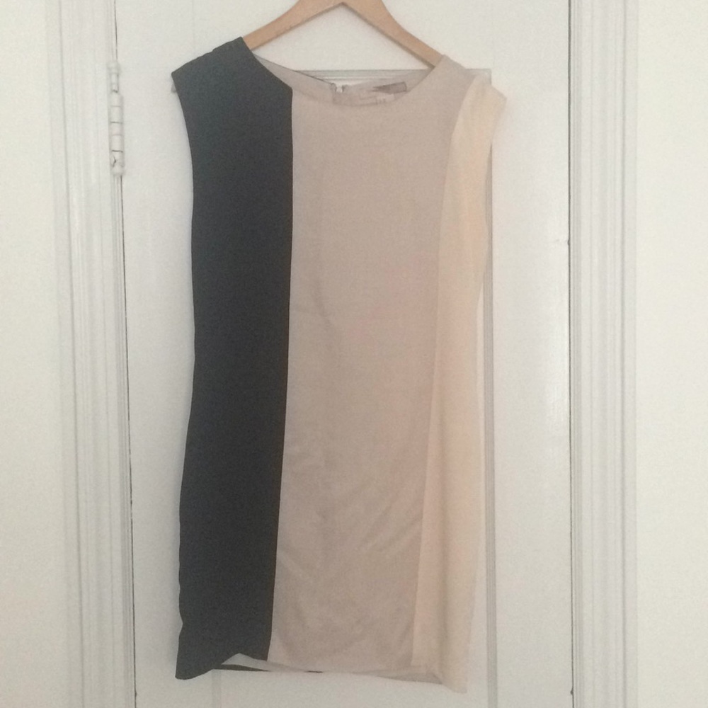 Sleeveless tunic dress